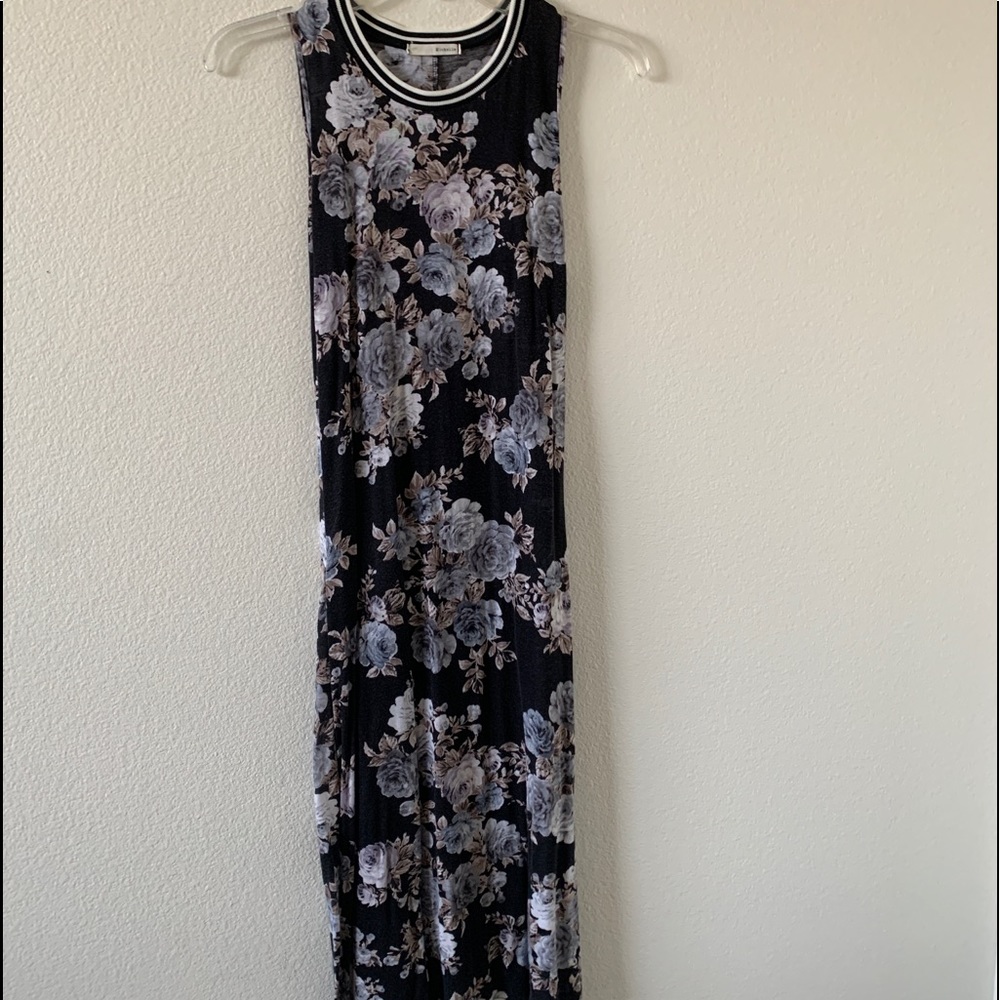 Michelle noir Floral dress ❤️